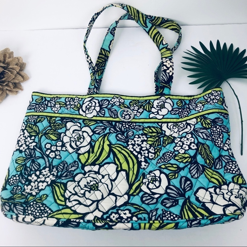 Vera Bradley meant green and‎ white floral …